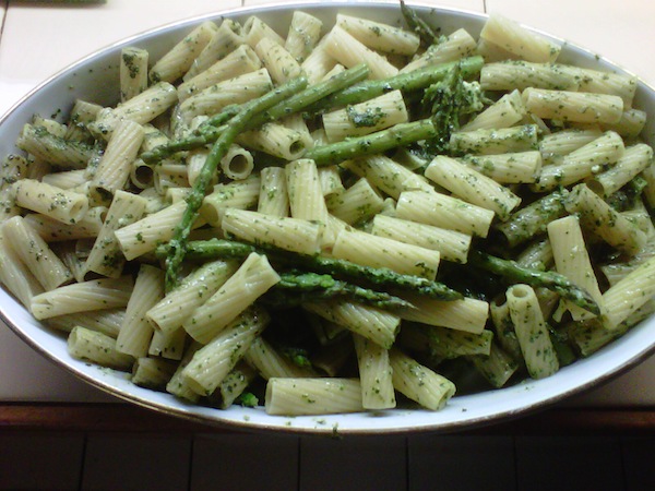 pesto rigatoni and asparagus